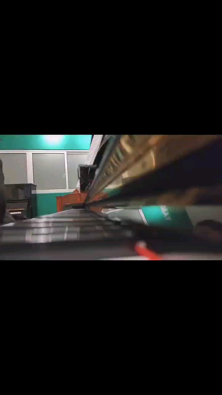 展翅高飞之间