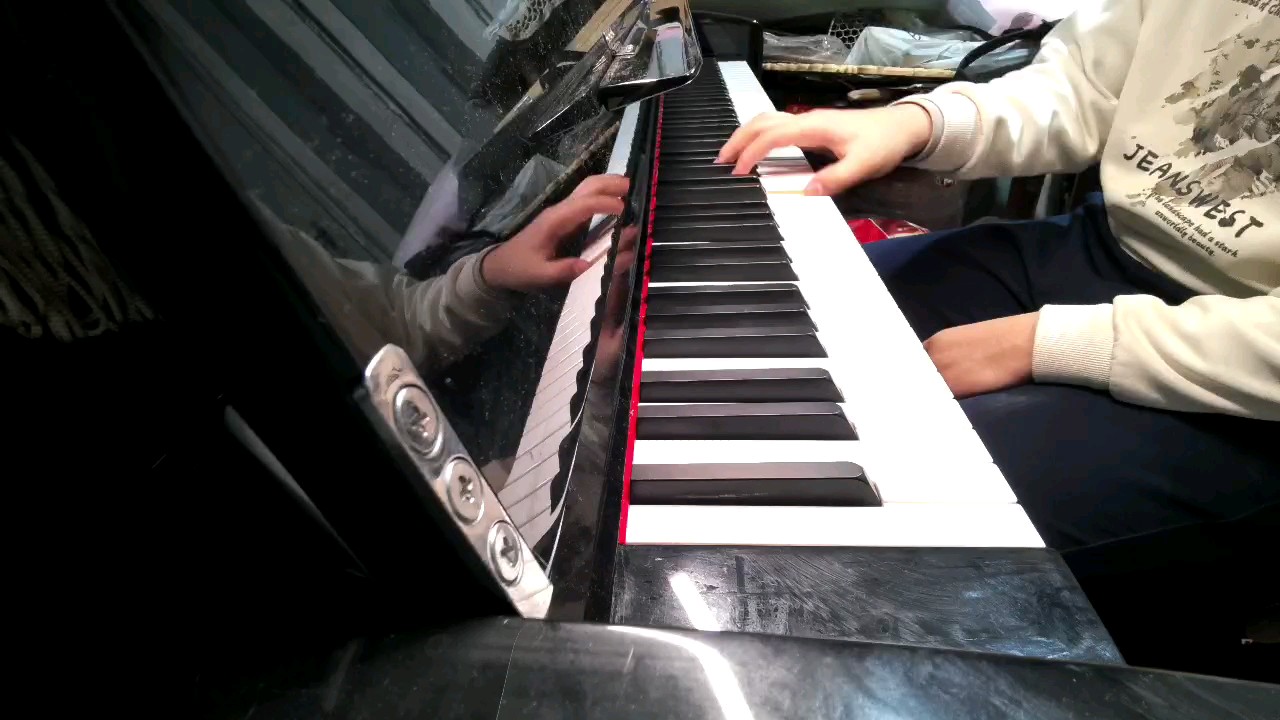 两个星期谈成这样，一般般吧，我是钢琴10级，太久没摸了。手生，原谅一下，还有错音，主要是我上课回来之后没时间再谈了。我和手都丑，原谅。