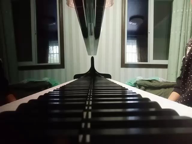 溜音了，好久不弹       
手速值恢复中……