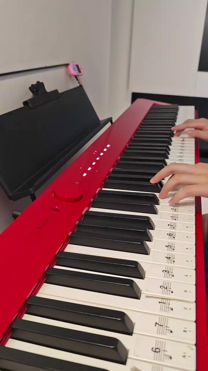 曲子没有弹完，而且后面有错，大家有意见，评论区文明发言
