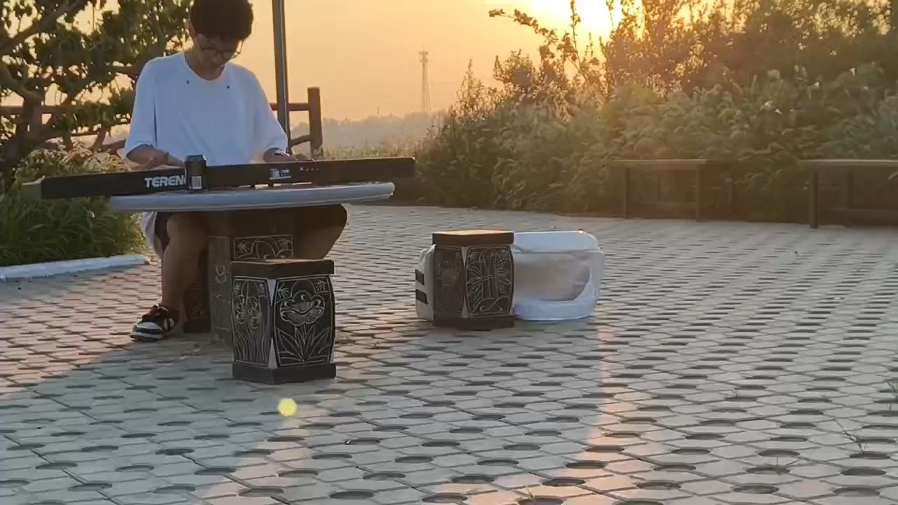 开头弹错了，我想说的是，故事不必在意开头
