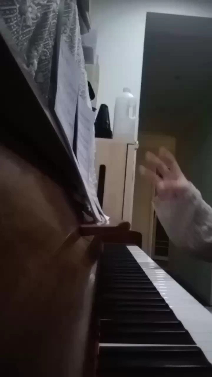 画面一闪一闪的，不知道为什么，我这边传上去之前都还好