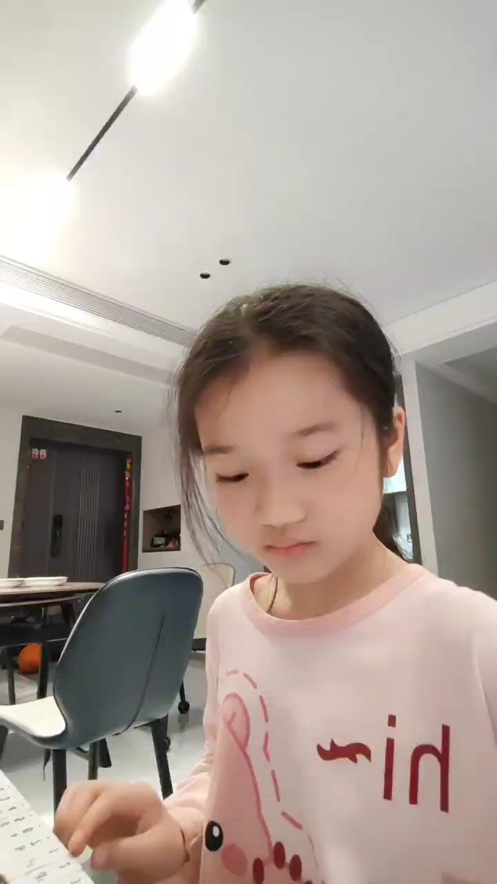 烦恼都忘掉，开开心心每一天，求关注，谢谢。