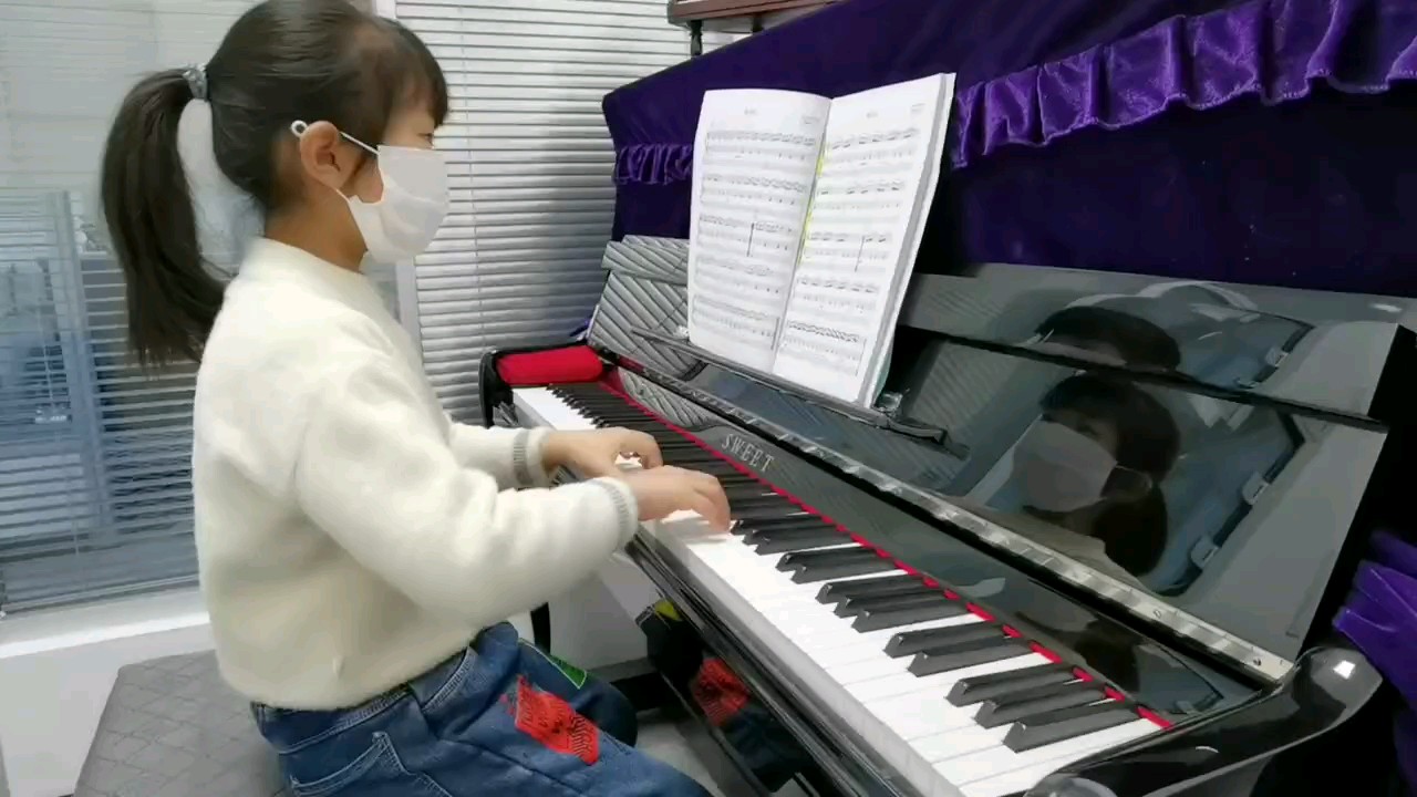 让初级班学员先练好手指