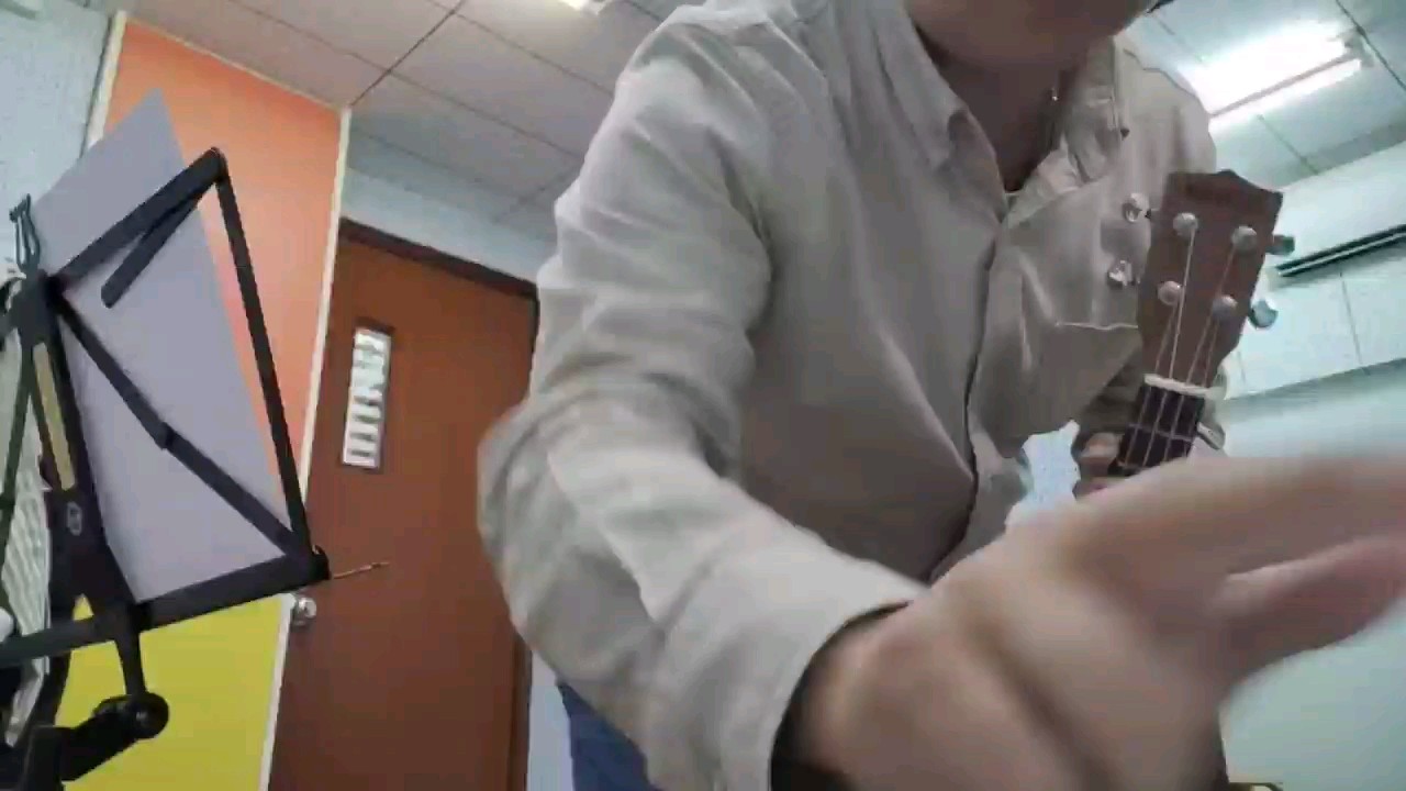 在琴室自己一個人彈此曲，謝謝收聼，多謝指教。