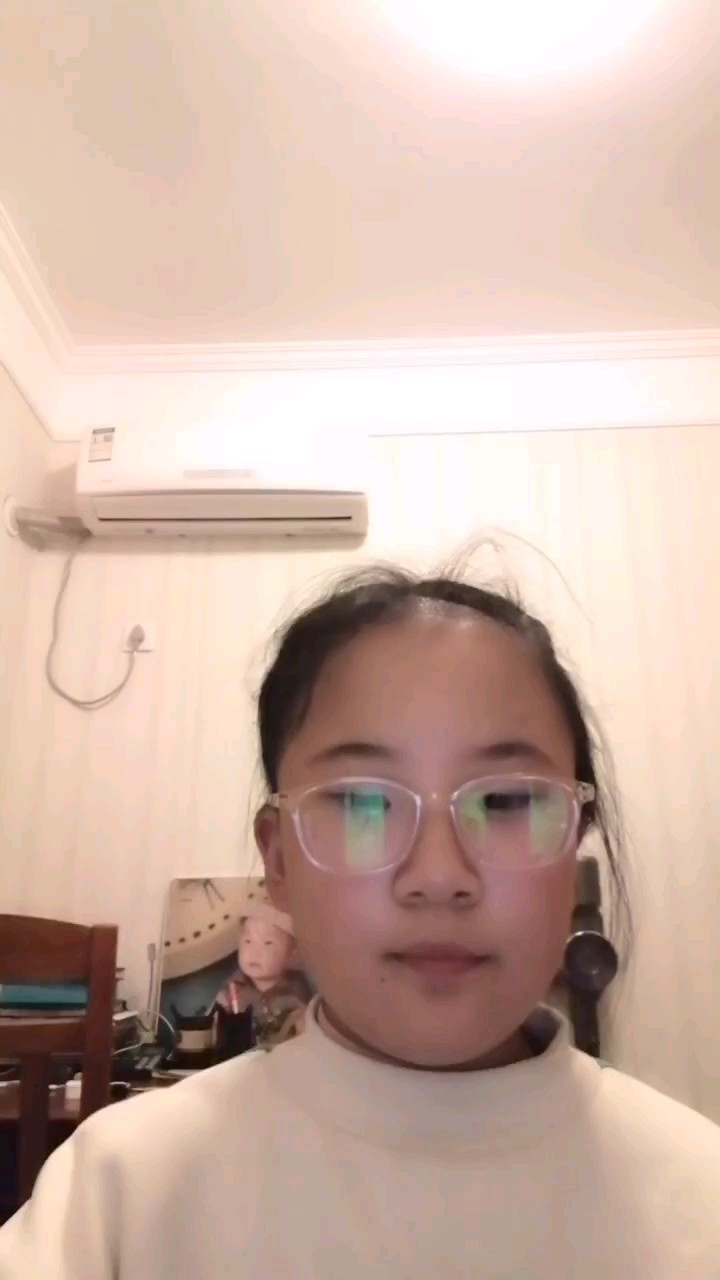 跟其他的谱子不一样，这是我不知道为什么我妈妈给我打印了这个谱子，不好意思，请大家原谅(๑•́ωก̀๑)