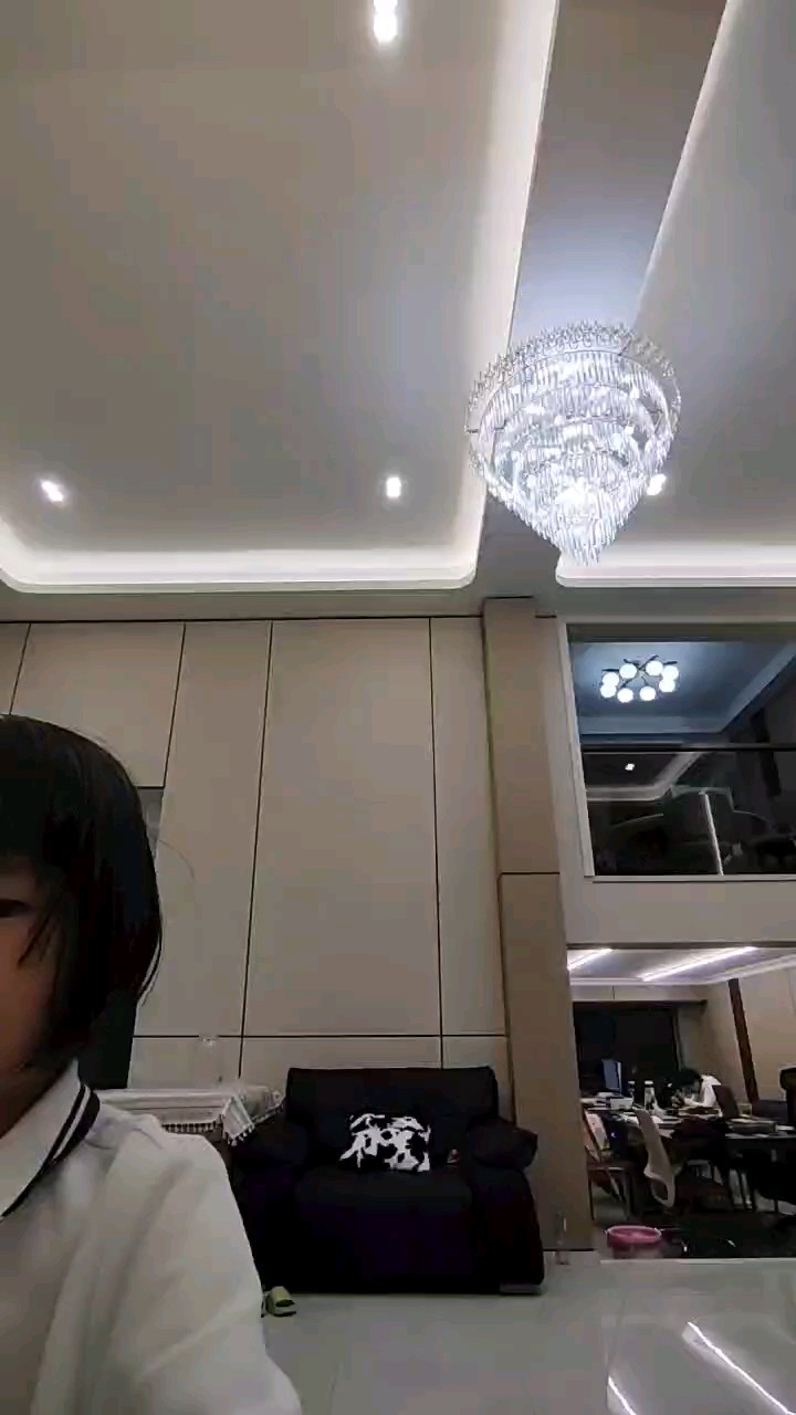 很简单。