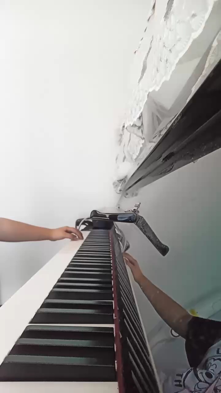 才弹的