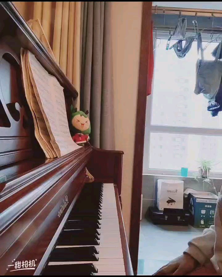 一首好听的曲目送给你们!
元旦快乐～