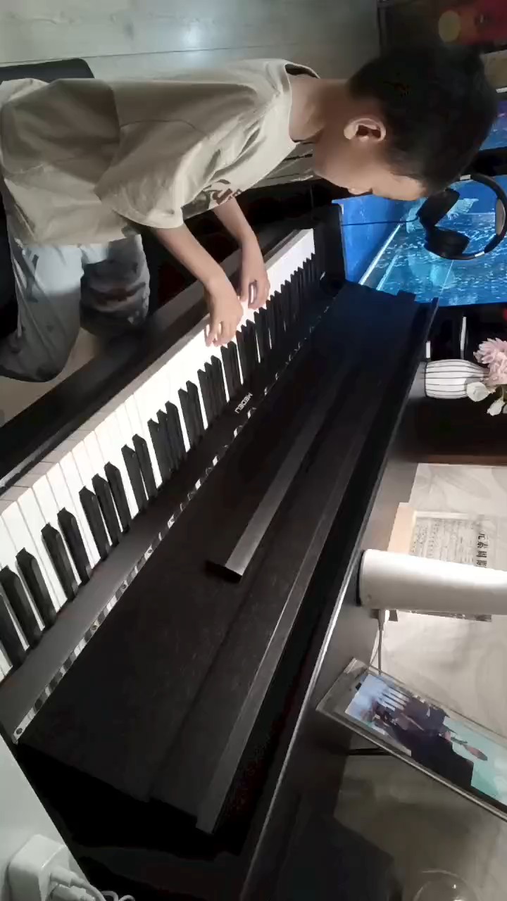 第二首 巨人的脚步。