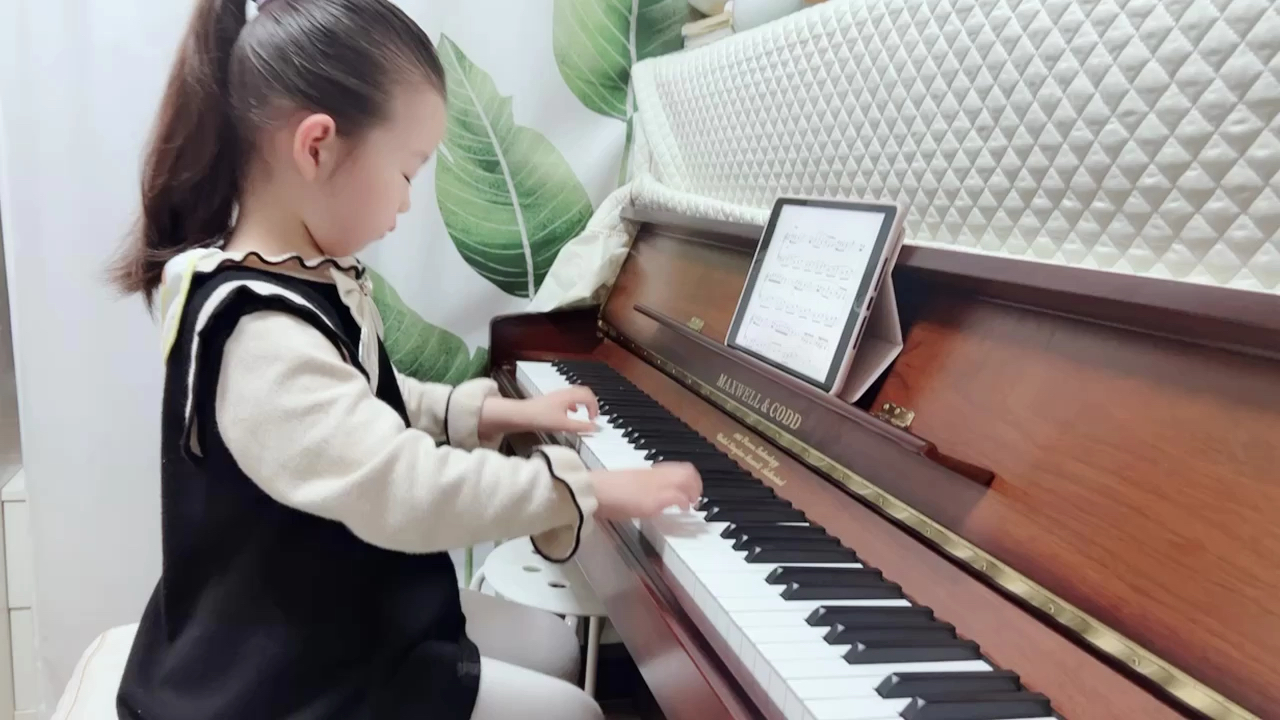 努力练琴的6岁小可爱，学琴一年多了