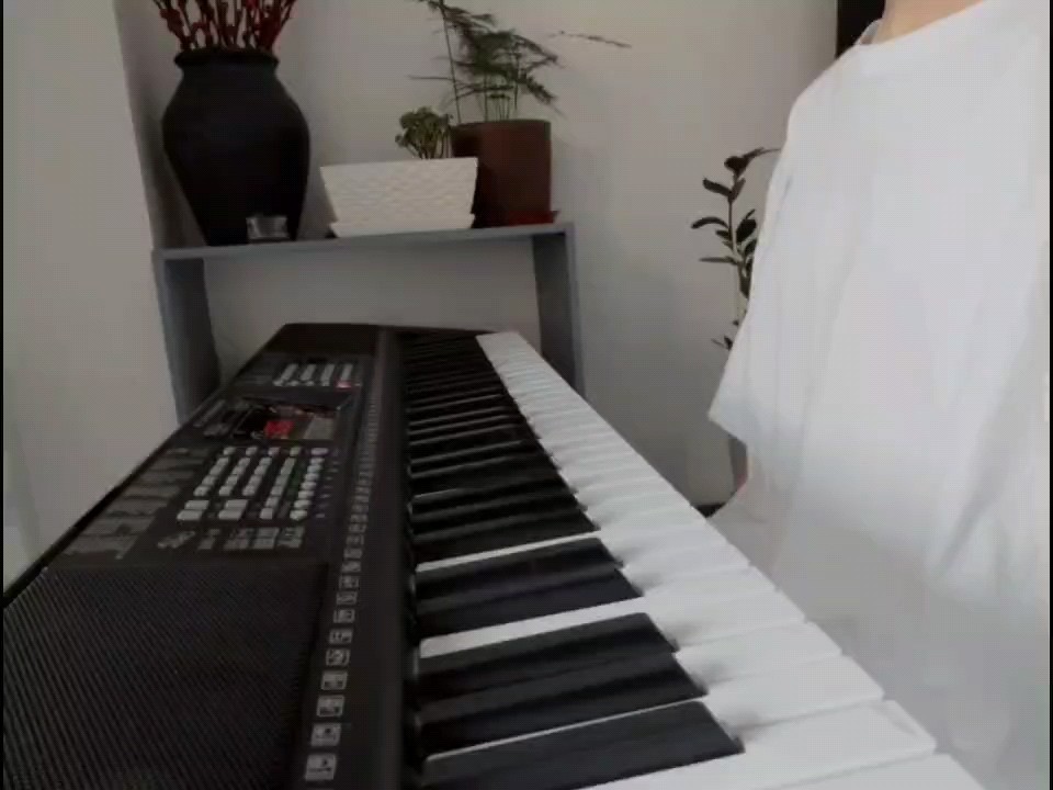 你说靠时间忘记的人，再遇见还会心动吗