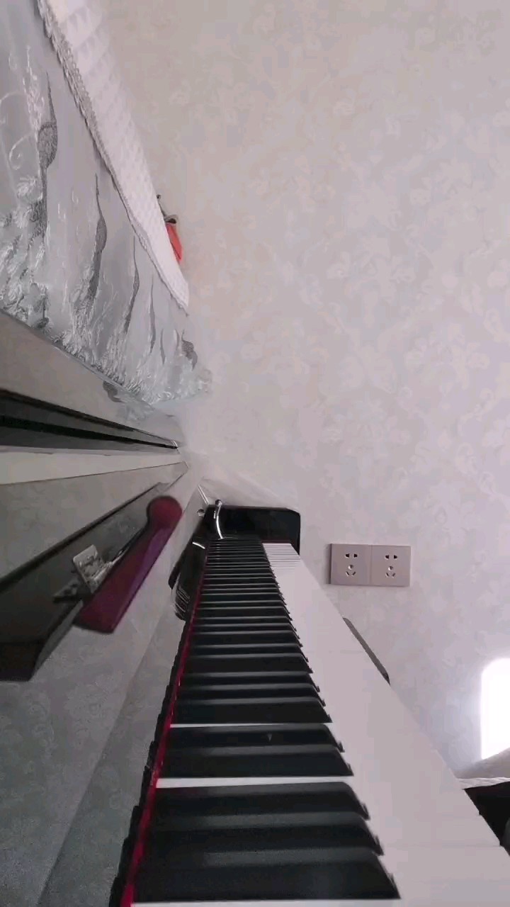 《秋的思念》没有VIP，只能弹一点😢
