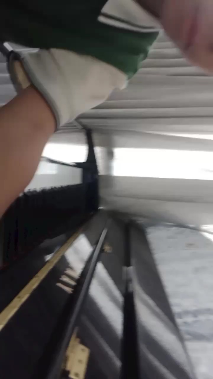 只会用手一半