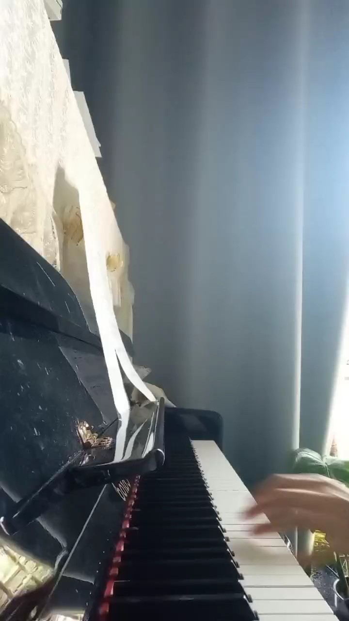 弹的不好，才初一，手太小