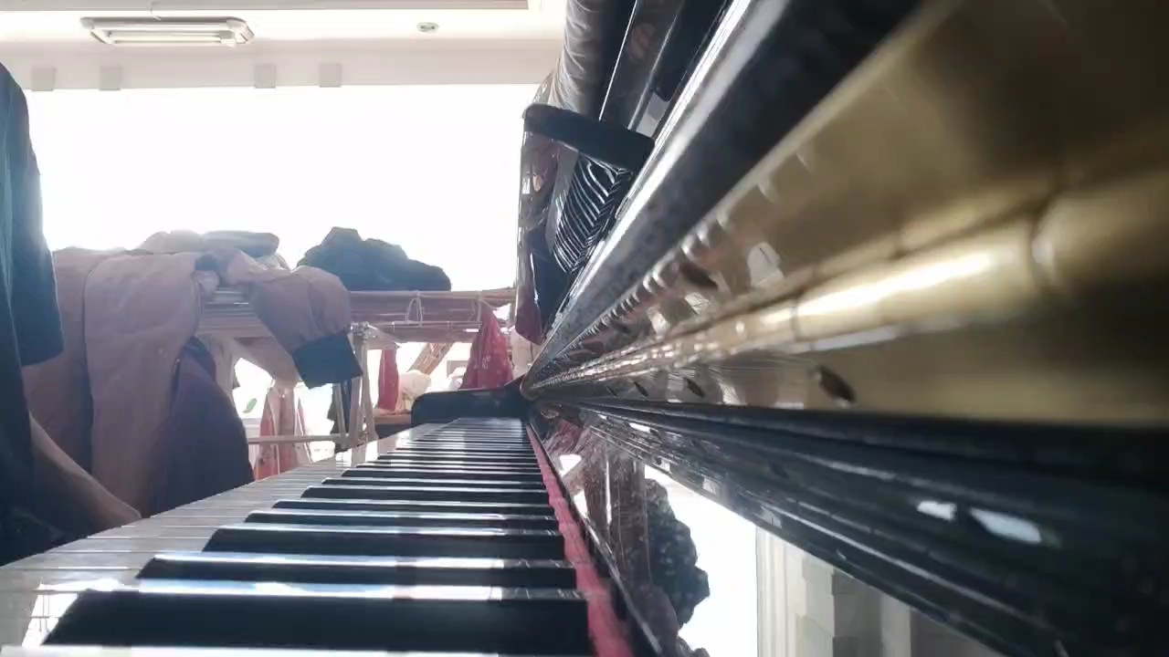 学了两天的成果，不是很完美，有部分自己改动的地方，不过改完了确实好弹了挺多🌝