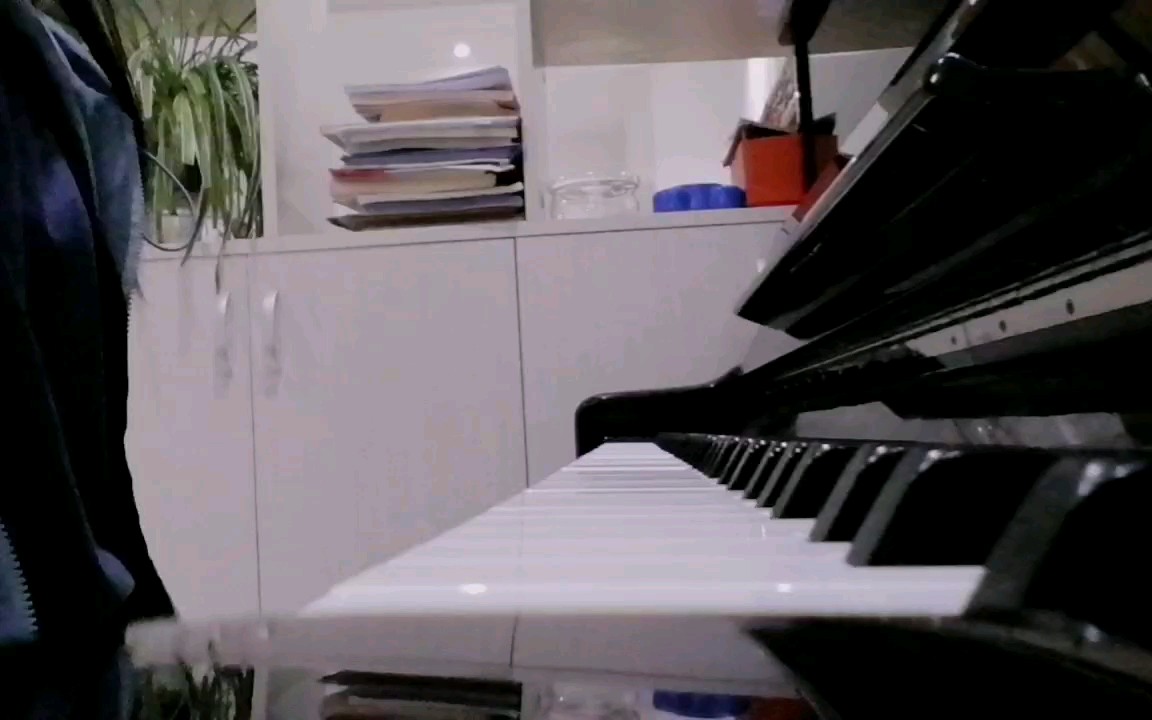 全世界只有一个自己，所以没必要去当别人生命的插曲.