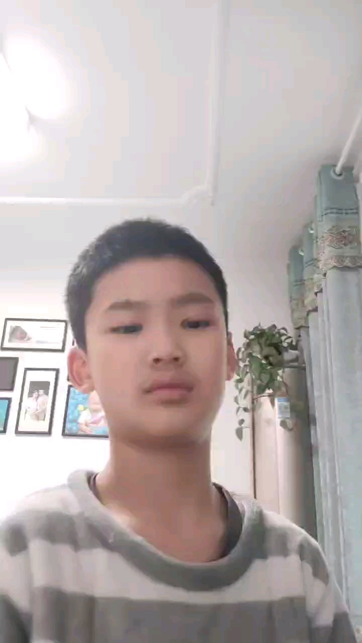 很简单。