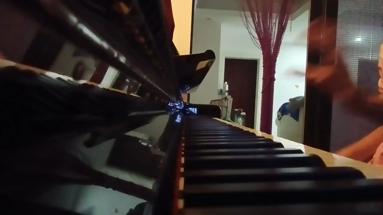 弹错了很多音……后面结尾也没练……弹太快了……嗯……对……总之就是……就这样