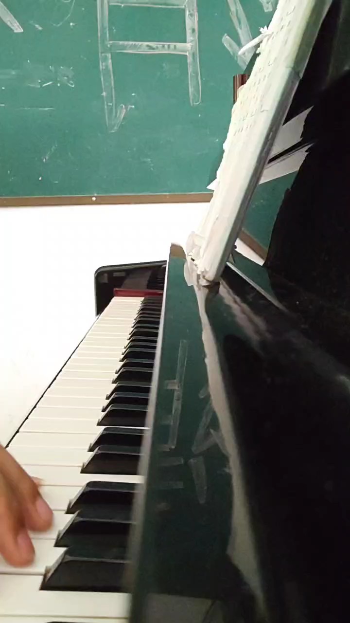 也是自己学习，弹得不是很好哈哈，大家指点指点