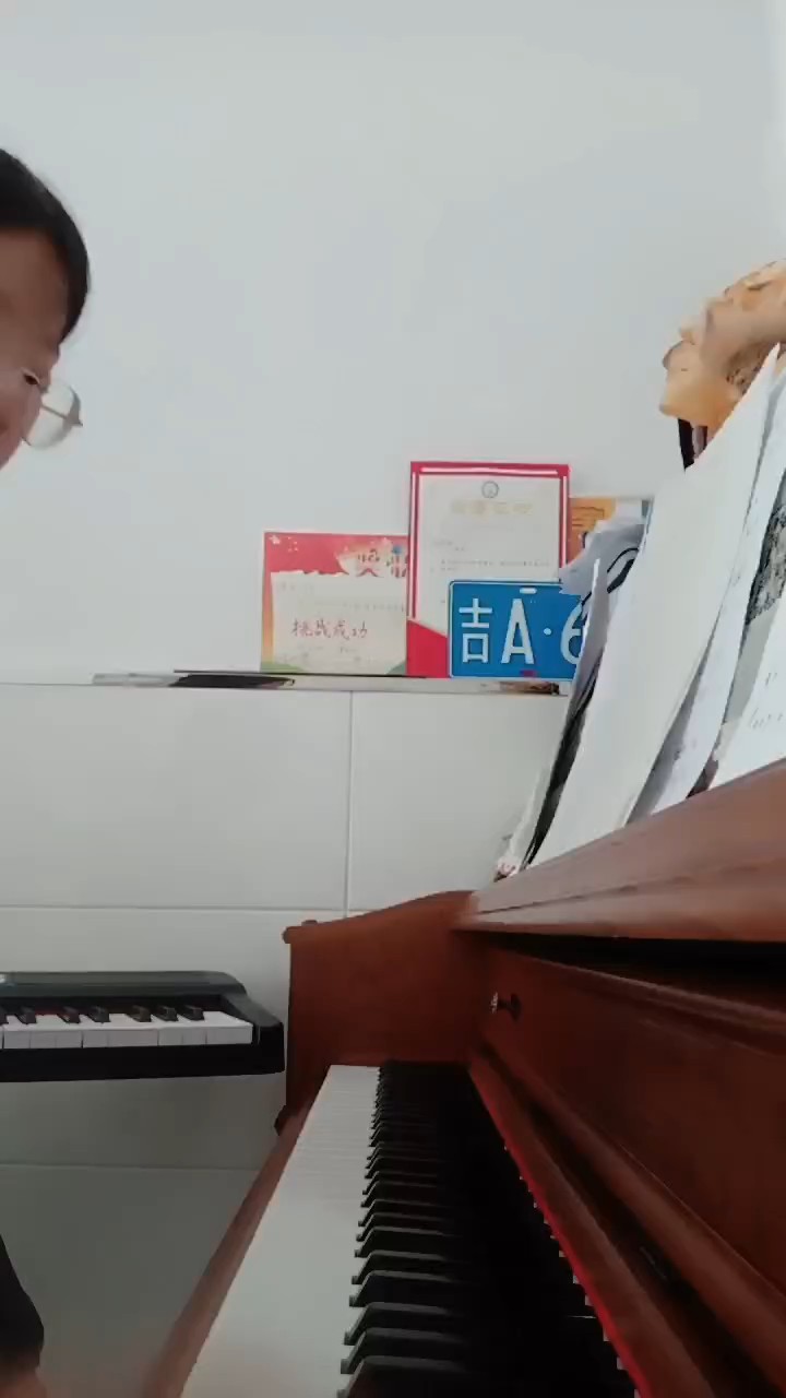 风又起，叶落地，思念更浓郁_大家还想听什么，尽管提