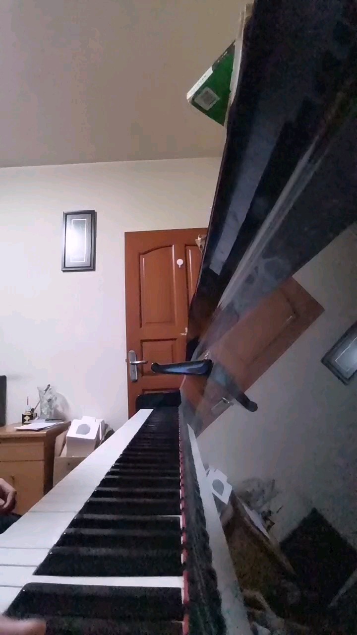 嘿嘿，好久没弹了。。比较差望谅解。。😁😁