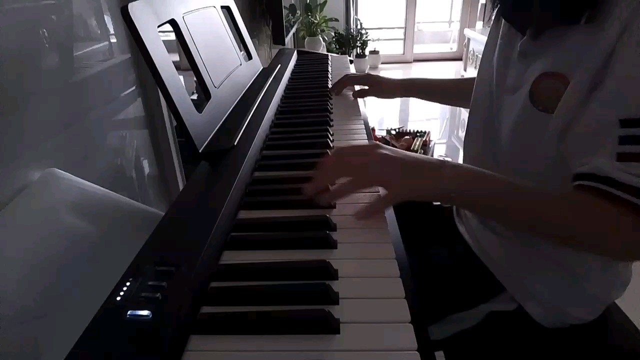 燃晚99
中间太紧张了弹错了一点，我是自己扒的谱哦