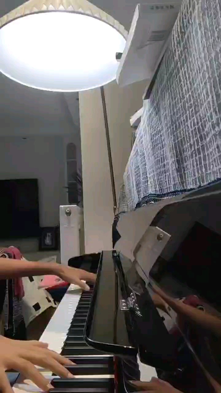 弹的有点小紧张。