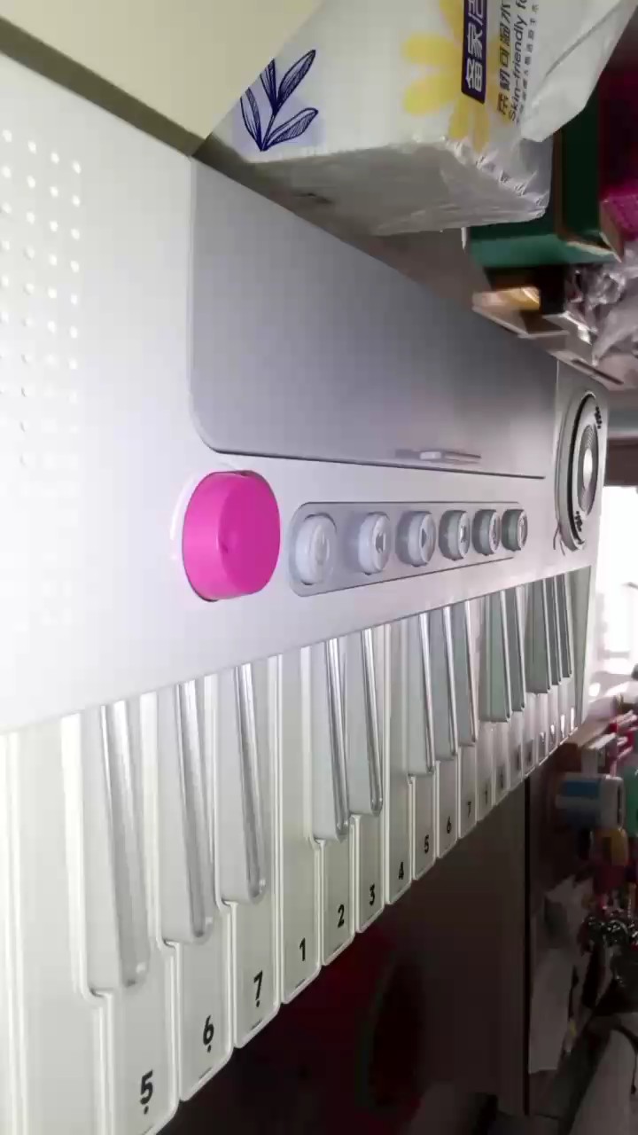 简单的要死，注意我弹的是右手