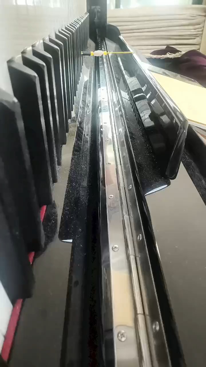 中间错了一点点(´o̴̶̷̤ㅂo̴̶̷̤`)
主题:"三个人的友谊，凭什么是我退出...″