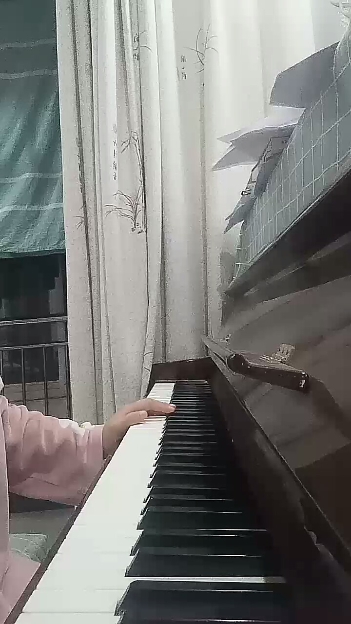 吱吱实在太厉害了，大家快去关注😍😍（尽力了，钢琴小白只能弹成这样了，手下留情，我的八度真的弹得不行啊😭😭😭）