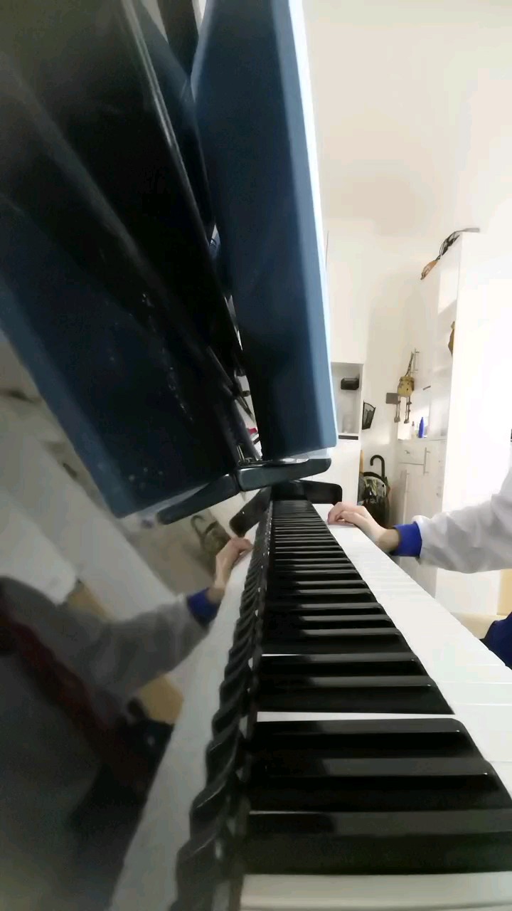 奶奶在炒饭，有点吵，理解一下，别介意