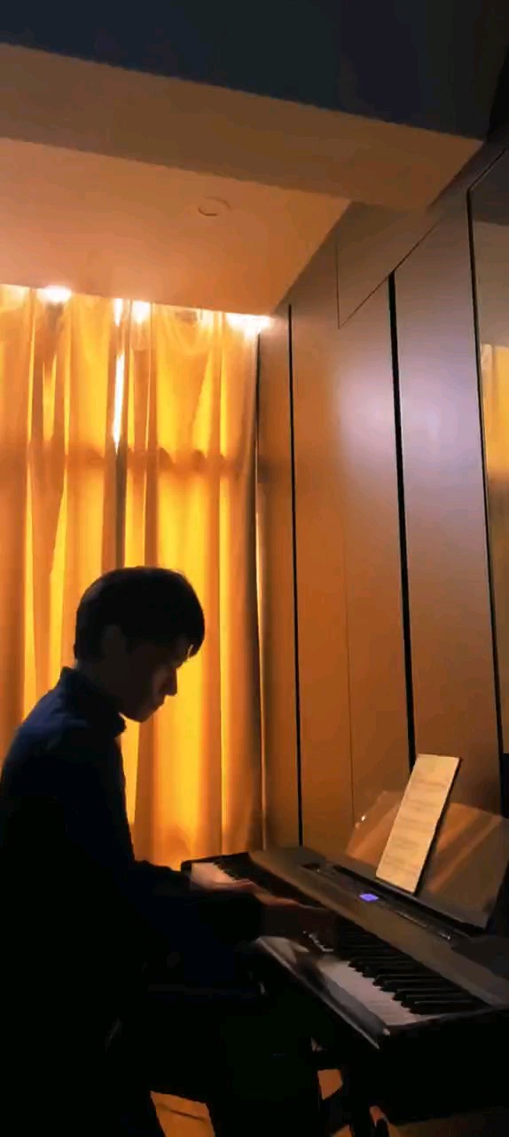 只会弹一小段～