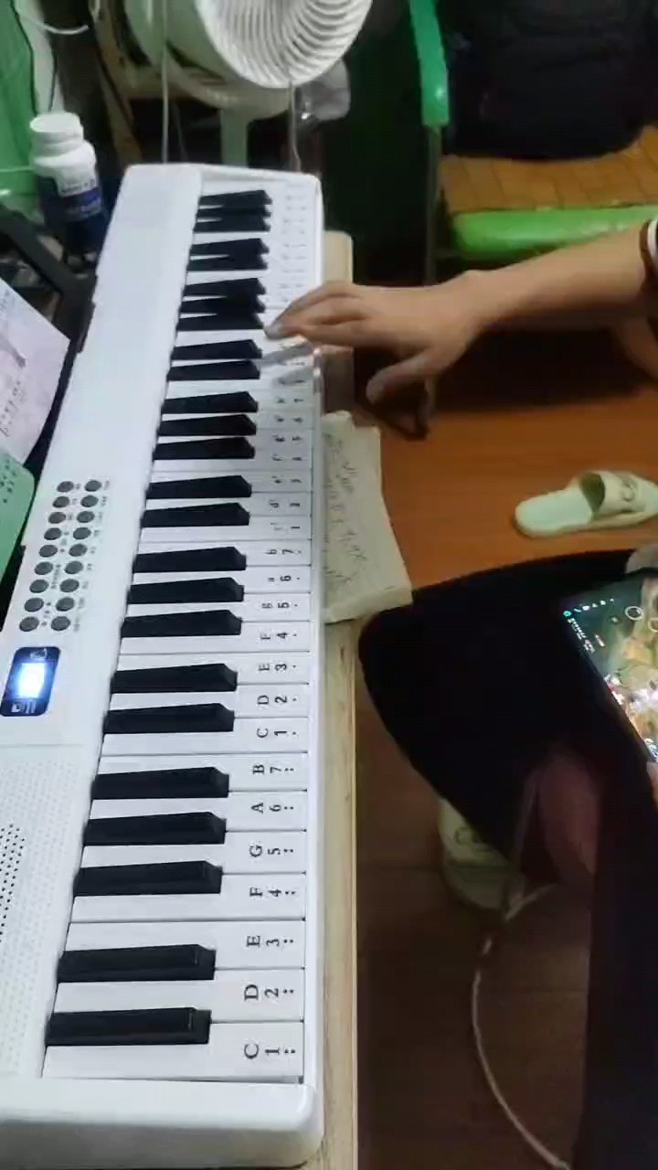 一直喜欢孙燕姿这首《遇见》音阶平稳