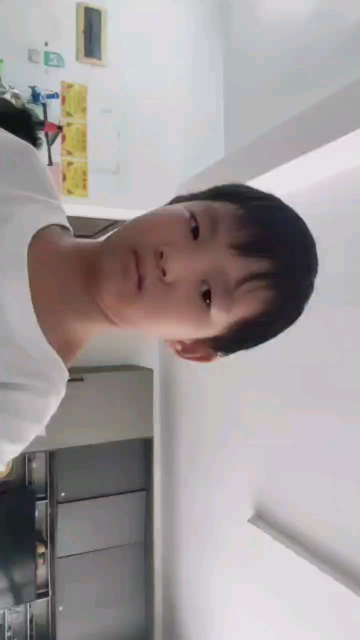 第一次弹钢琴，太害怕了。