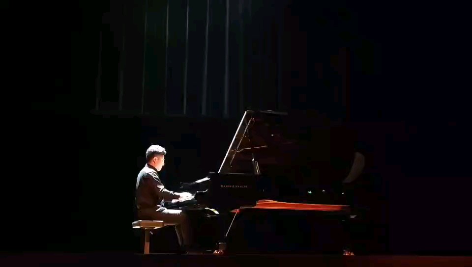 音乐会真好听，菊次郎的夏天我也好久没有弹了，今天突然翻到了😀