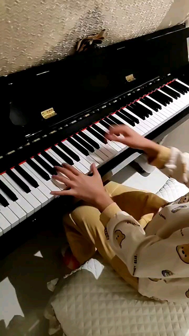 第一次发作品，请轻喷，作者初一