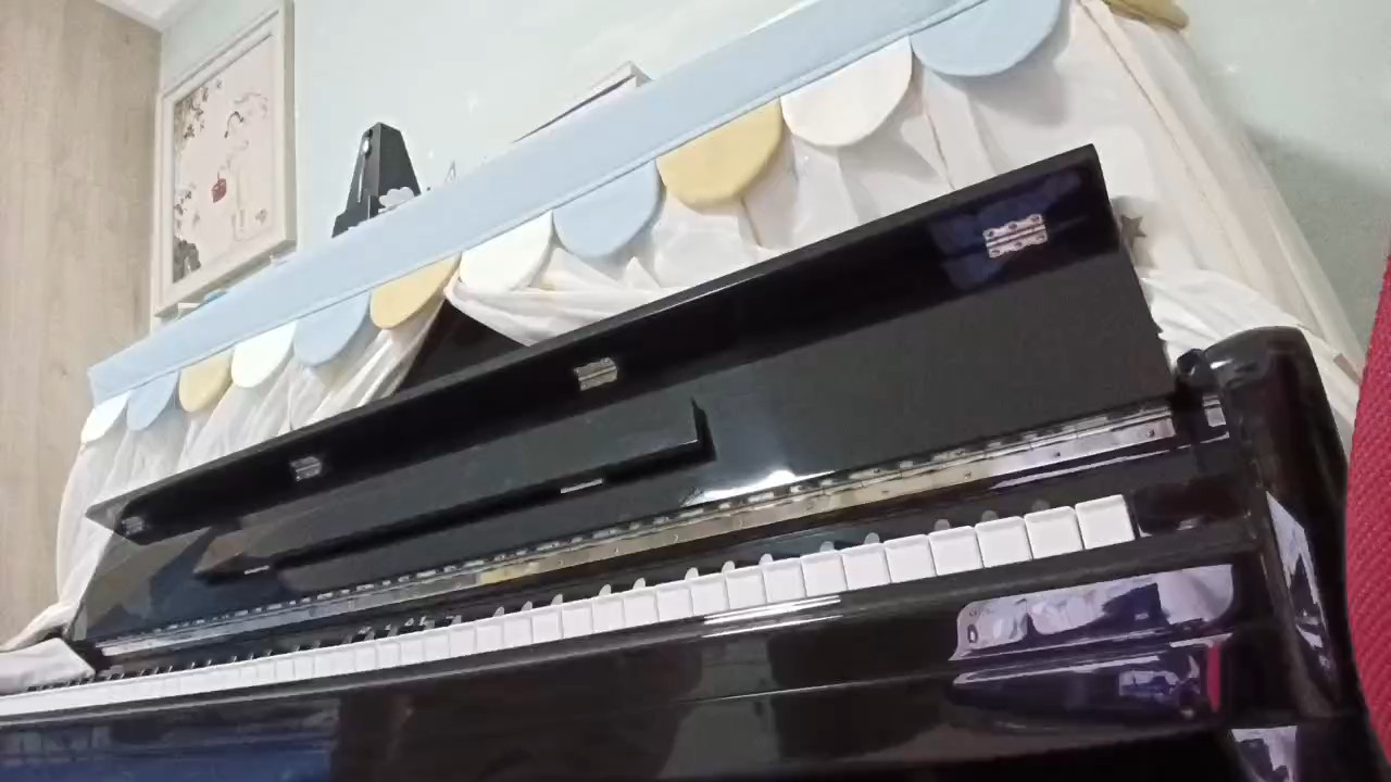 只有一点点，我扒谱好久呢，别喷，有完整版一定及时发哦，想听的曲子可以在评论区发，我会发视频回