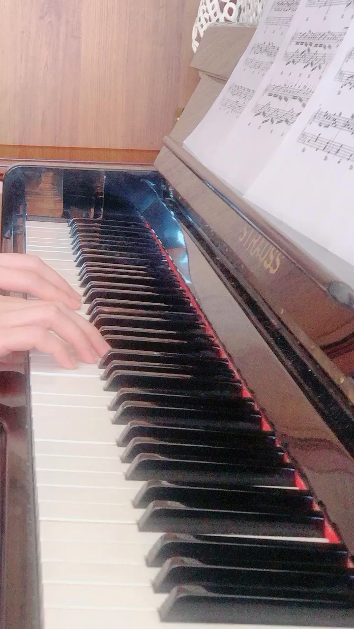 扔了20多年的钢琴🎹如今重拾一下当年的热血   哈哈哈