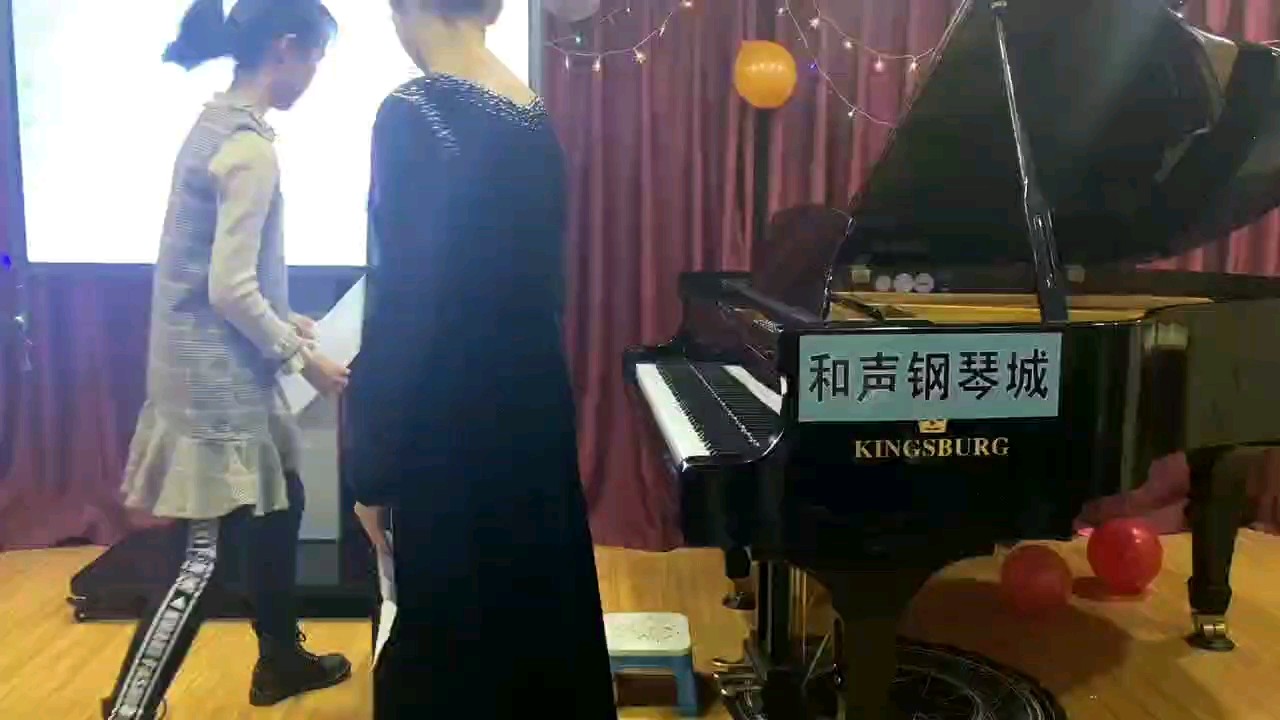 年底音乐晚会儿正式结束。