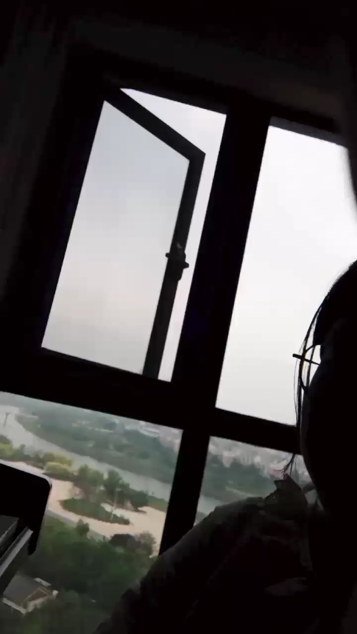 以前的先发一下吧，因为我不小心把以前的那个账号注销了。我回来啦。！！！
