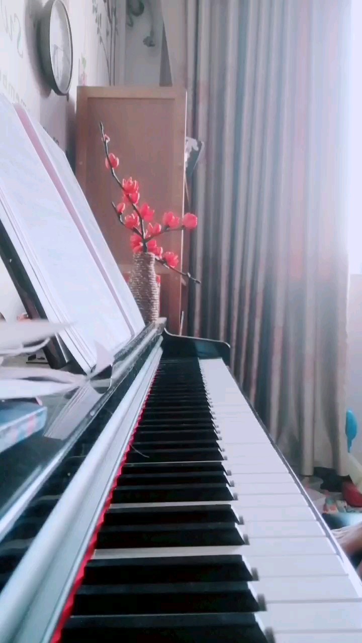 愿你每天都像這首曲子一樣活潑ε(○′?｀)зε(′?｀●)з牽手手~