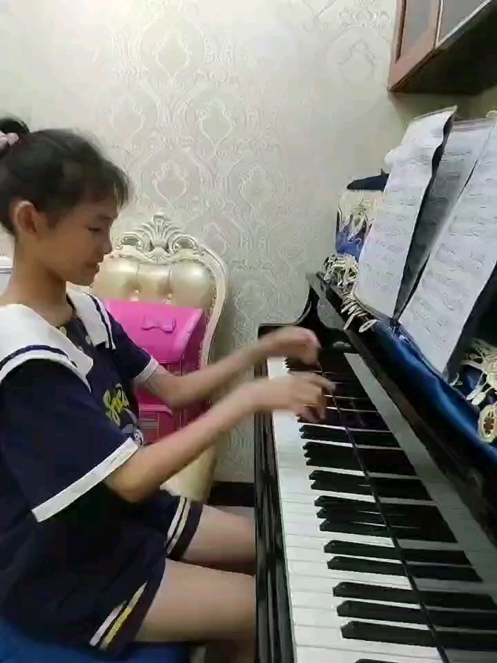 我朋友弹的琴