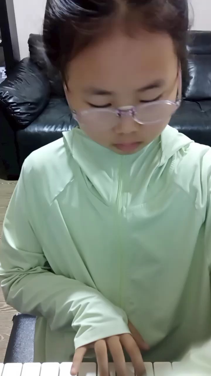 第一次发视频，有点紧张，弹的不好，请多多指教。