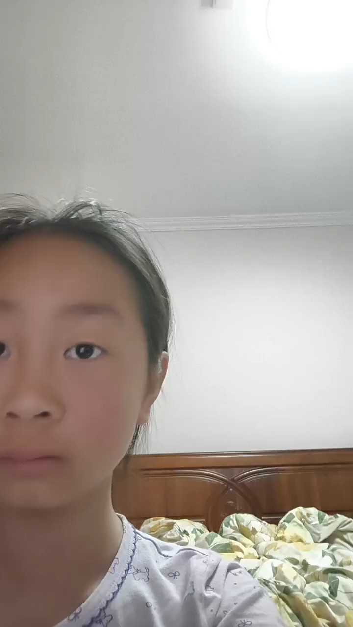 嗯很喜欢他打火机和审判时刻所以我会多更一些审判时刻和打火机会诀别书