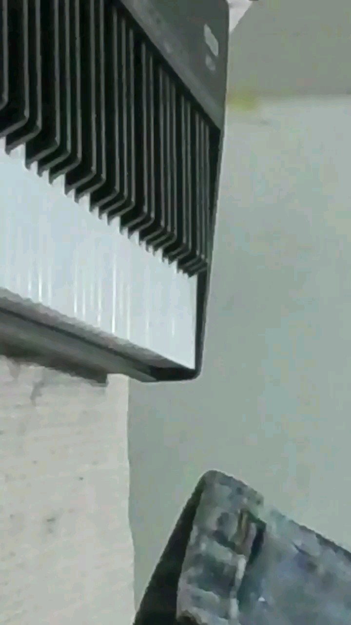 本来不想弹,当我看到别人弹的好好,学了一两分钟,才搞几个
了