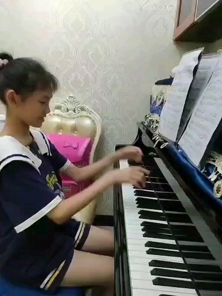 我朋友弹得琴