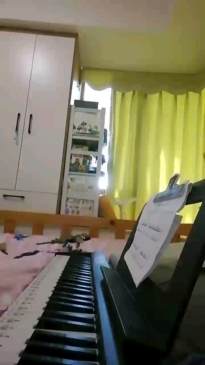最近听到了这首歌，比较好听，就练了一下
