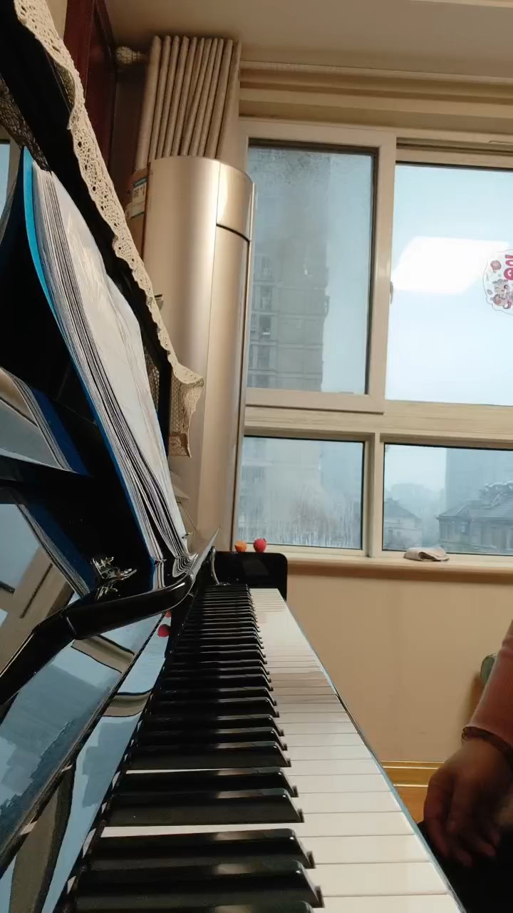 47岁零基础自学，下个月就整整一年了。这个年纪，能够坚持下来的动力，唯有热爱❤️