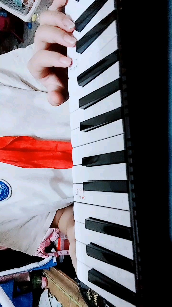 不是很会，后面不会弹了。